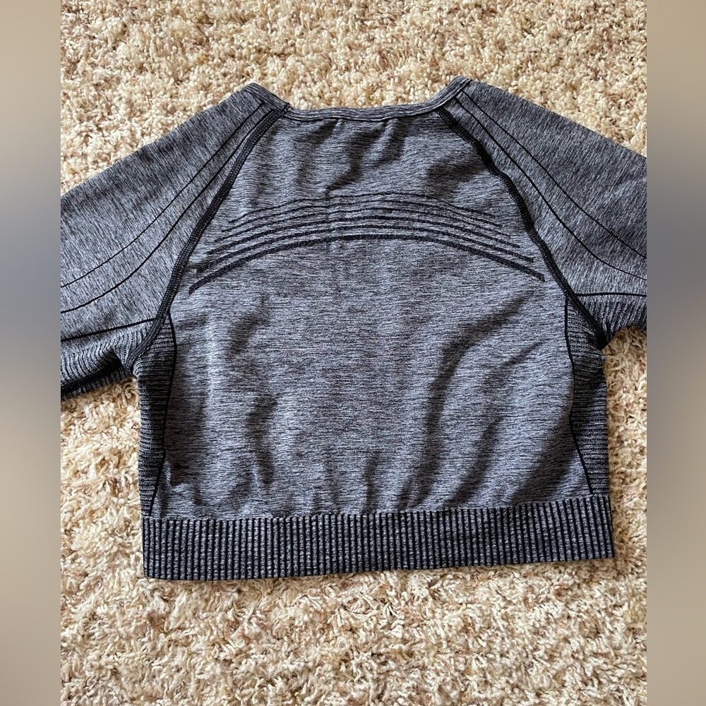Gym shark size medium crop long sleeve seamless stretch top - Picture 5 of 5